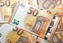 Νωρίτερα η καταβολή του Δώρου Χριστουγέννων λόγω αργίας – Τι πρέπει να γνωρίζουν οι εργαζόμενοι