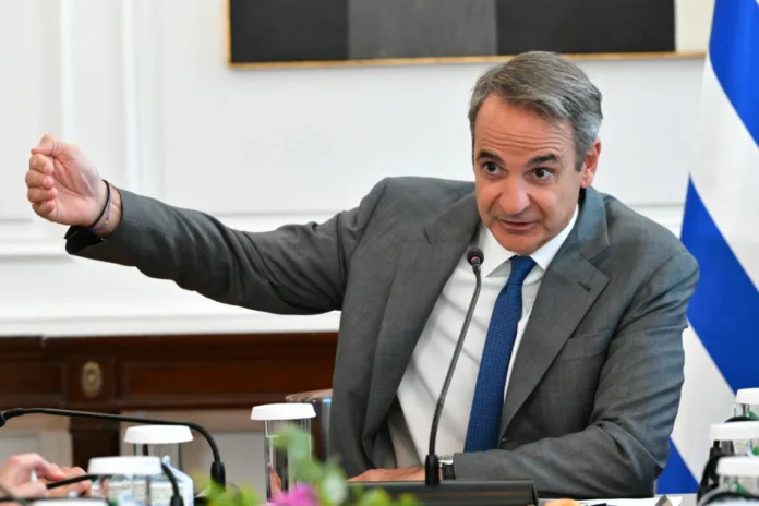 Στιγμιότυπο από συνεδρίαση του υπουργικού συμβουλίου υπό τον πρωθυπουργό Κυριάκο Μητσοτάκη