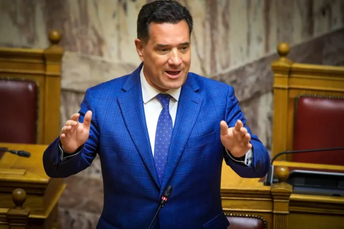 Άδωνις Γεωργιάδης καταδικάζει επίθεση σε νοσηλεύτρια