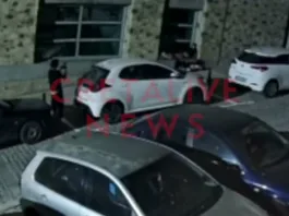 Αστυνομικοί συλλαμβάνουν άνδρα στο Ηράκλειο