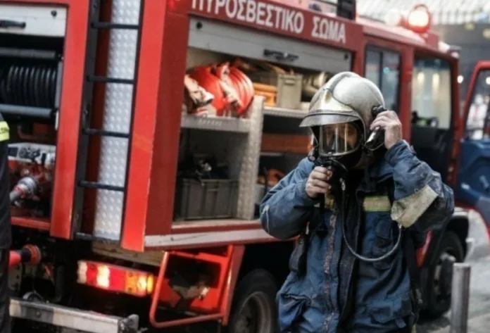 Πυροσβεστική επιχείρηση διάσωσης ανηλίκων σε αγωγό